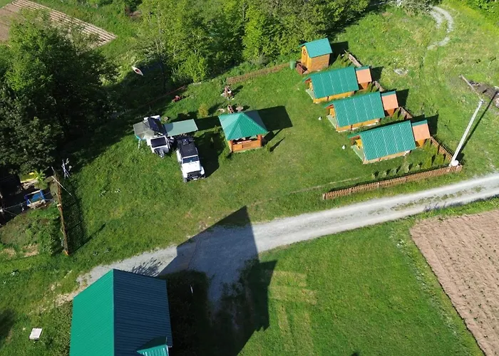 Konaci Oceva Zemlja Vikendica I Bungalovi