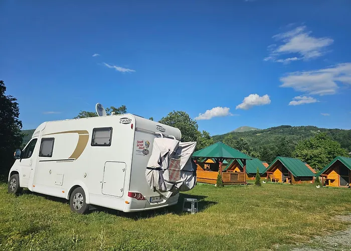 Konaci Oceva Zemlja Vikendica I Bungalovi