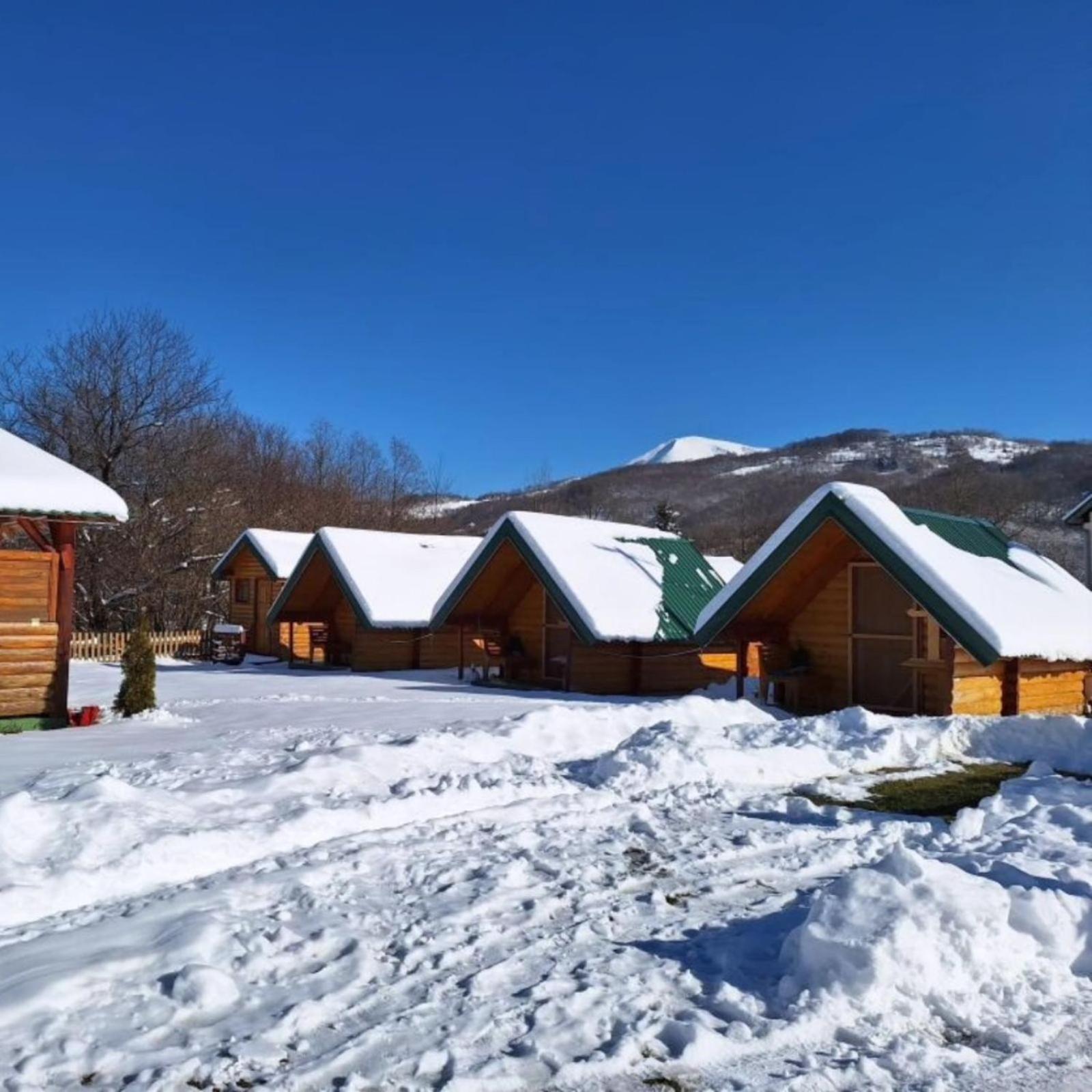 Konaci Oceva Zemlja Vikendica I Mojkovac