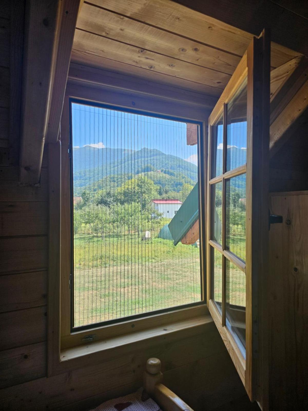 Konaci Oceva Zemlja Vikendica I Kamp alanı *