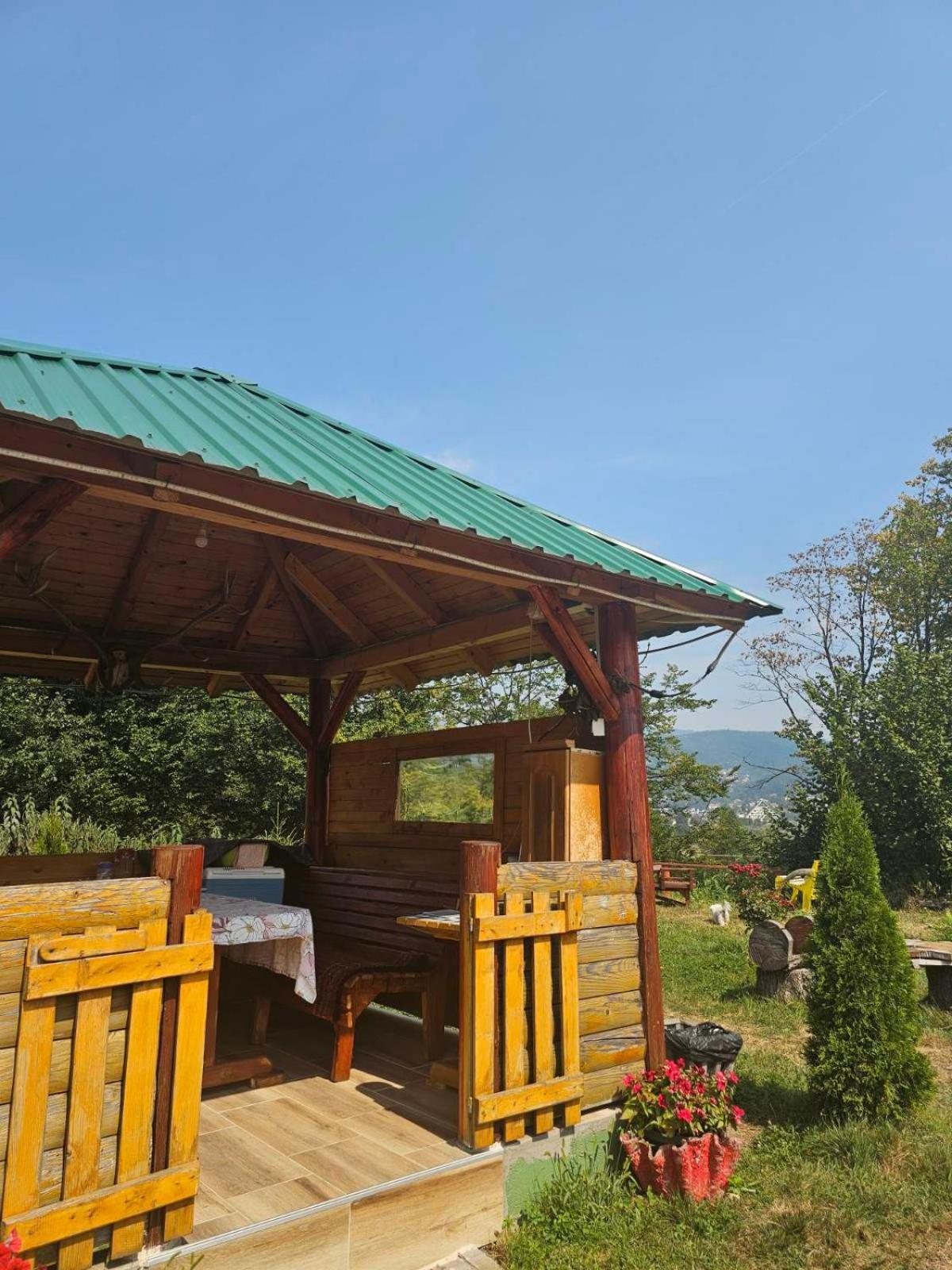 Konaci Oceva Zemlja Vikendica I * Mojkovac