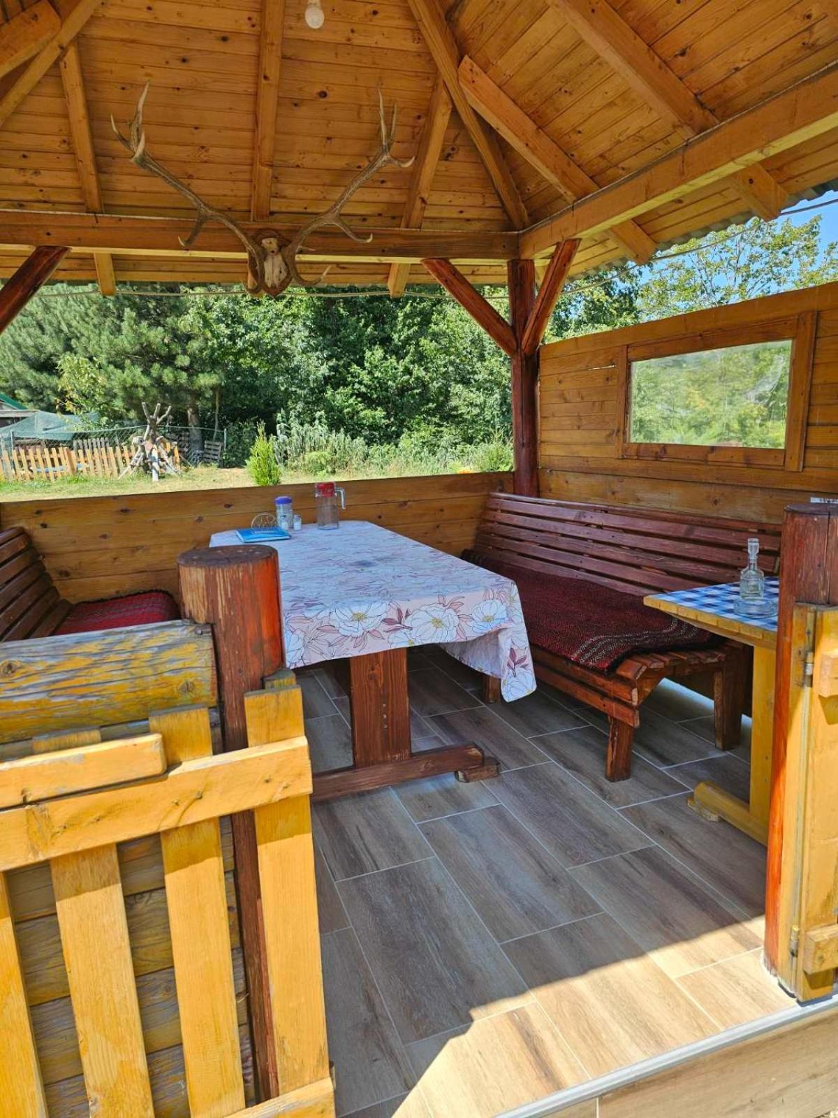 Kamp alanı Konaci Oceva Zemlja Vikendica I *