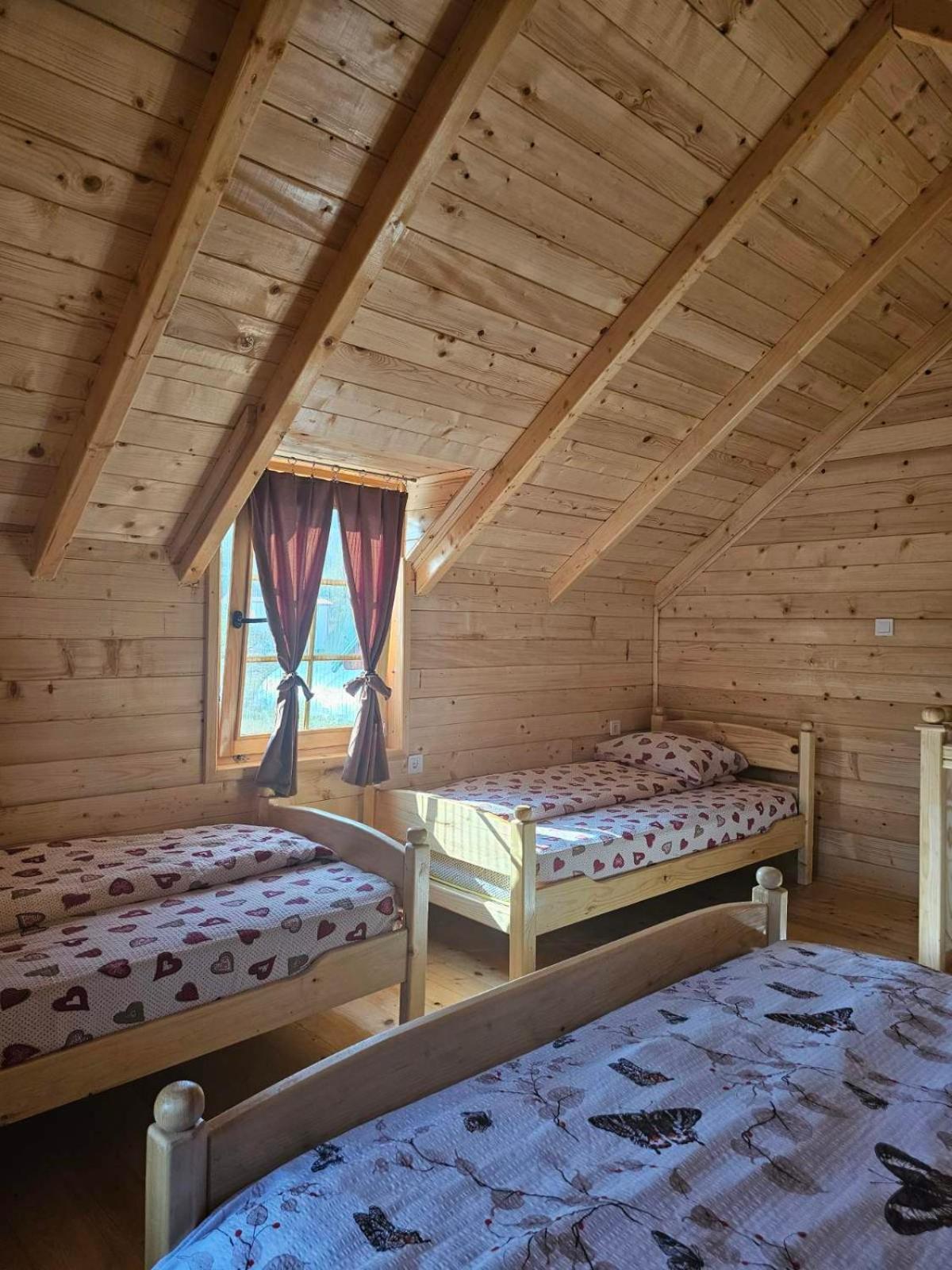 Konaci Oceva Zemlja Vikendica I
