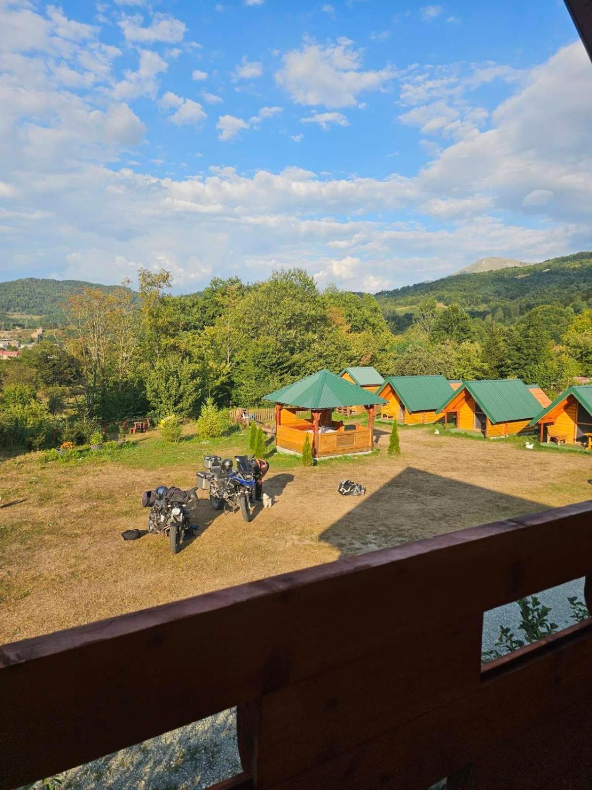 Konaci Oceva Zemlja Vikendica I Kamp alanı Mojkovac
