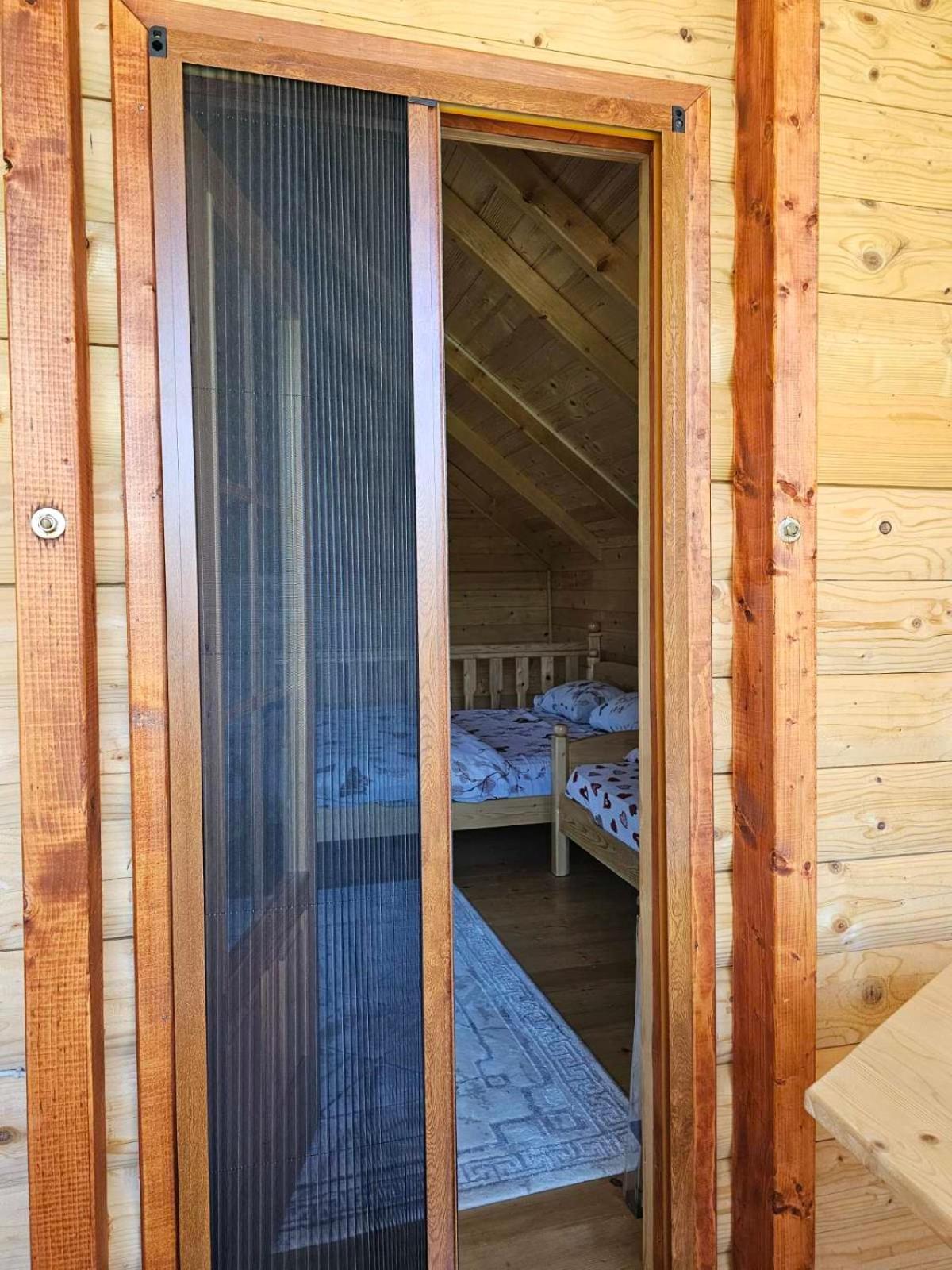 Konaci Oceva Zemlja Vikendica I Campingplatz Mojkovac